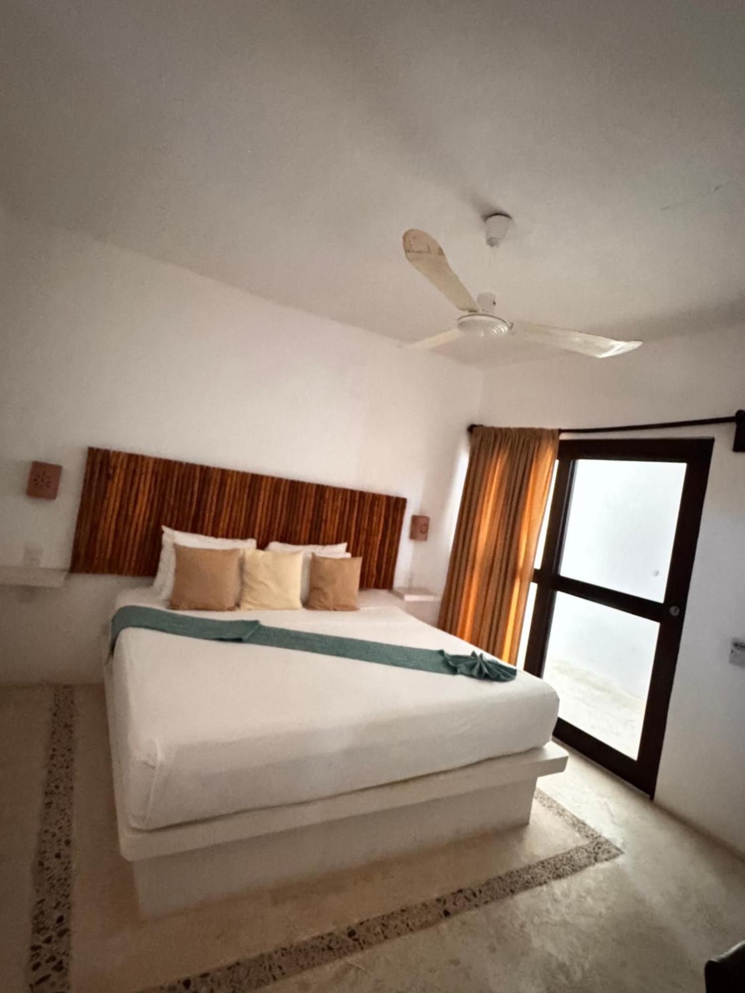 Mis Suenos Holbox Hotel Exterior photo